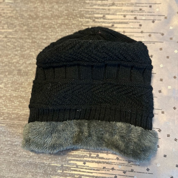 HINDAWI Sherpa Sweater Cap - Picture 4 of 5